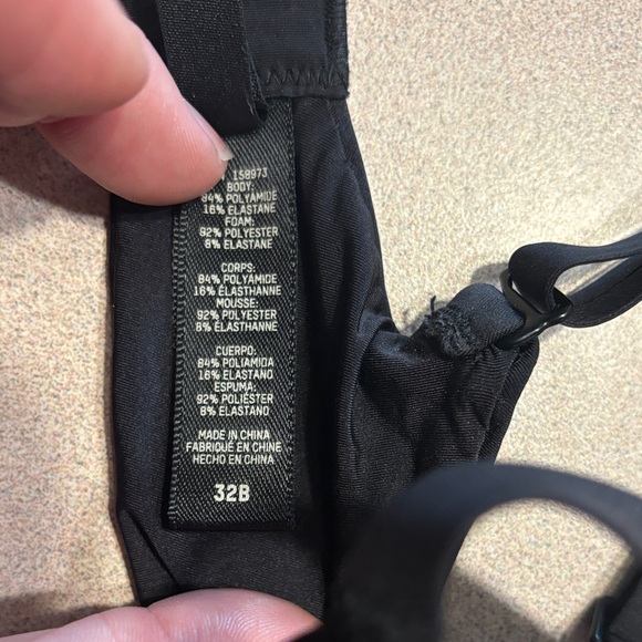 SKIMS Elegant Black Bra - Picture 3 of 5